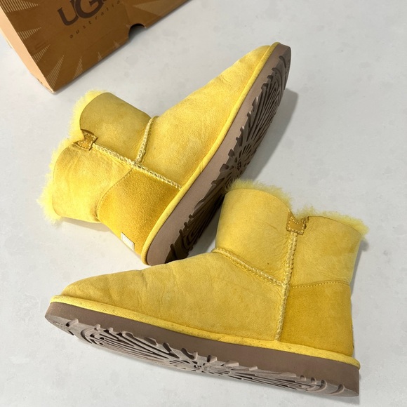 UGG Mini Bailey Button Boot - Picture 5 of 12